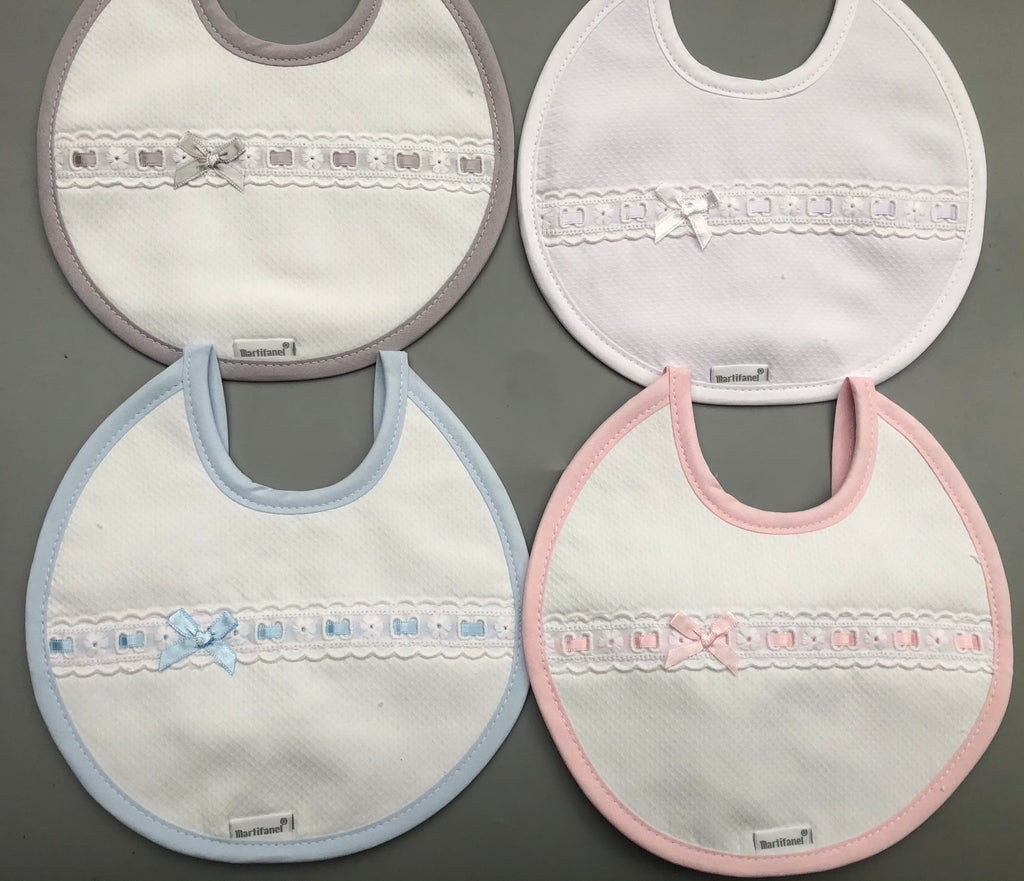 BAB5L -Lace detail bibs 4 colours - Free 1 name up to 8 letters